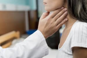 TSH mărit și simptome de hipotiroidism la pacient evaluat medical